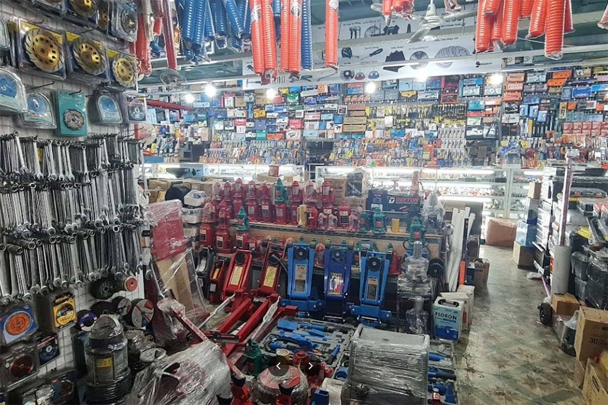 Tools & Hardware