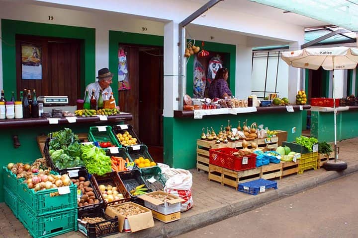 Local Crafts & Souvenirs