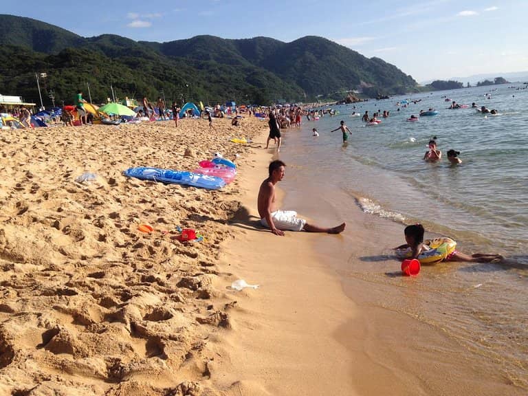 Beachfront Shops & Dining