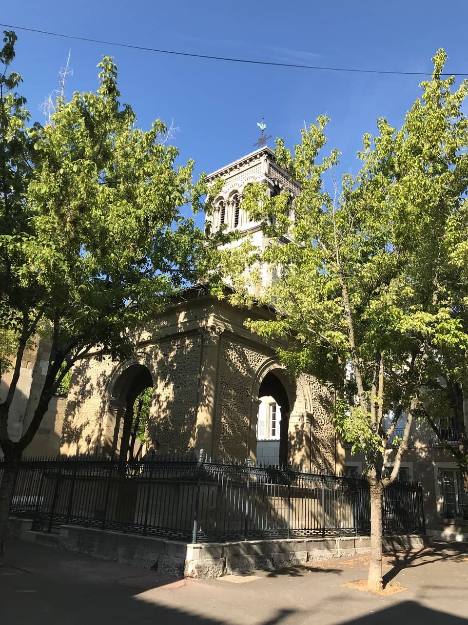 Quiet City Center Discovery