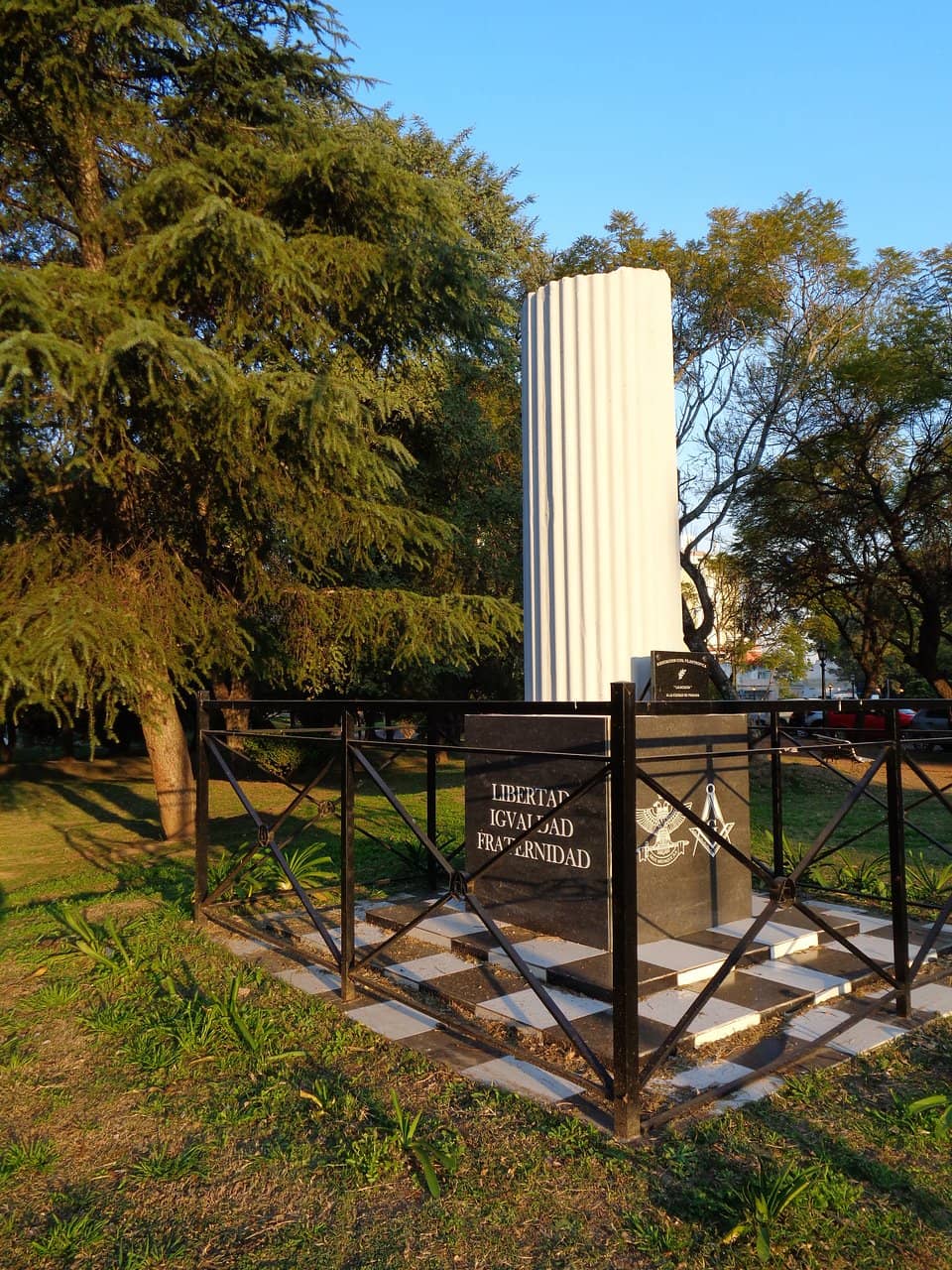 Urquiza Park's Scenic Setting