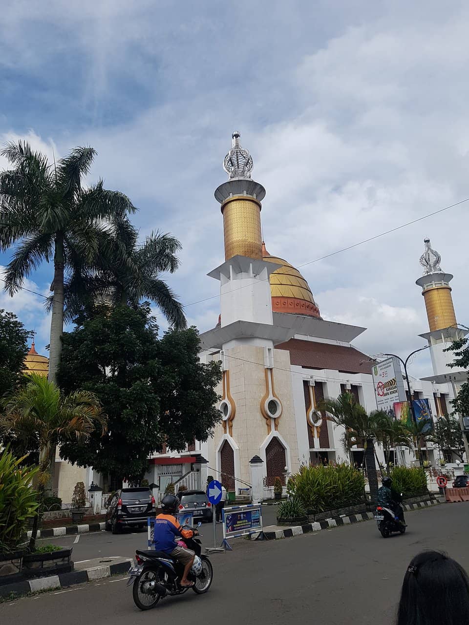 Intricate Gold-Interiored Prayer Hall