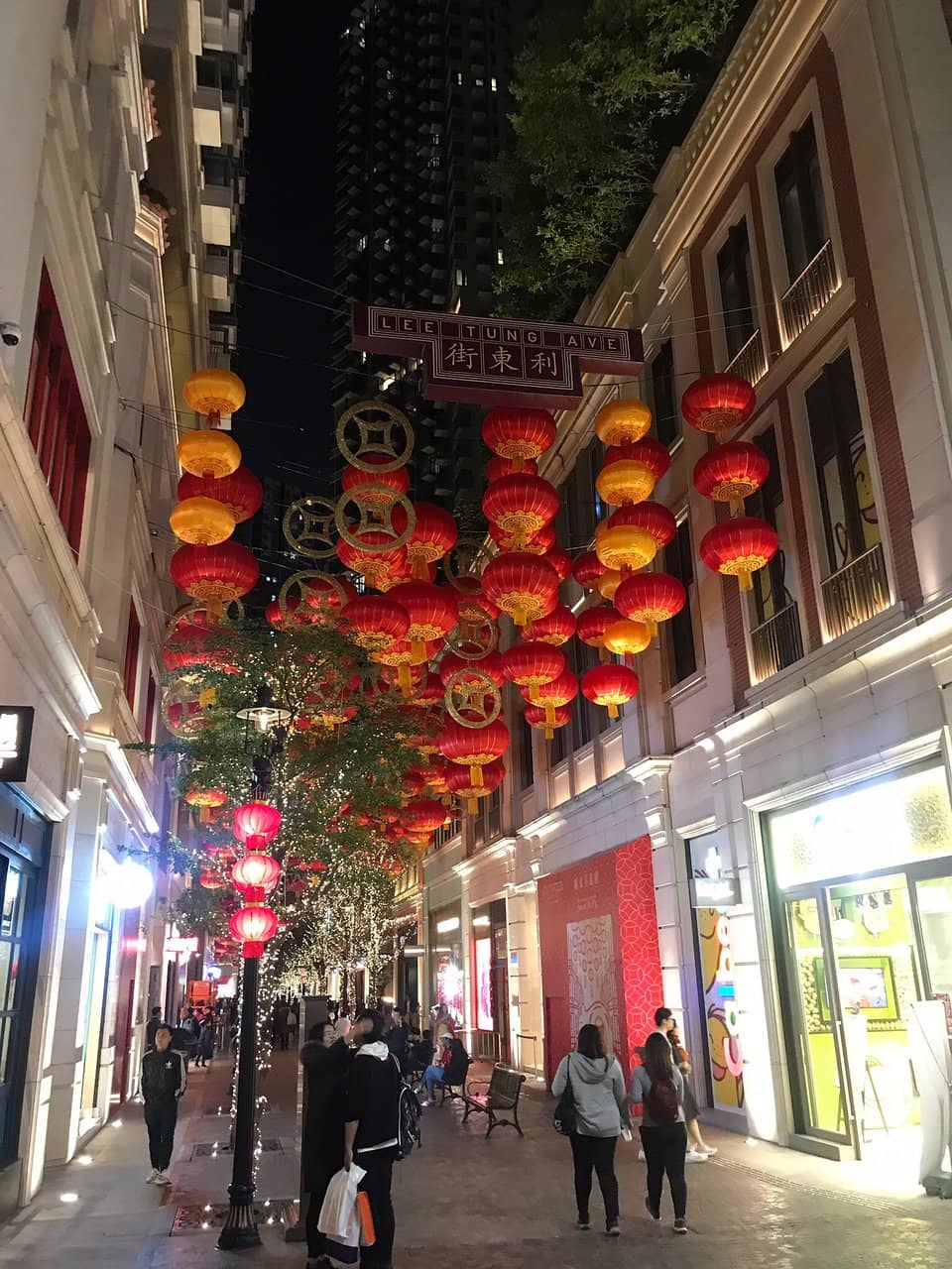 Festive 'Snow' Shows