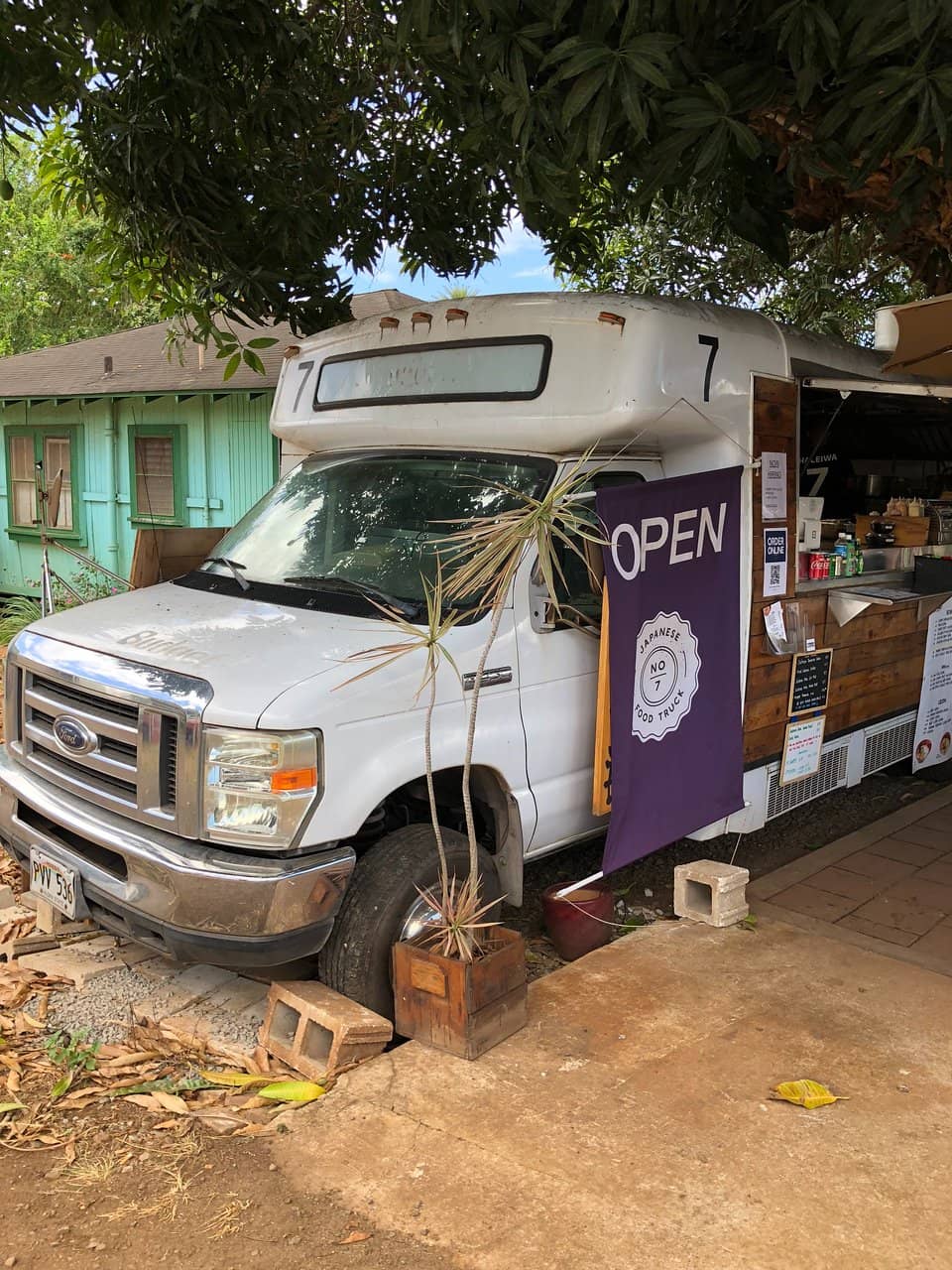 Cozy Outdoor Dining Vibes