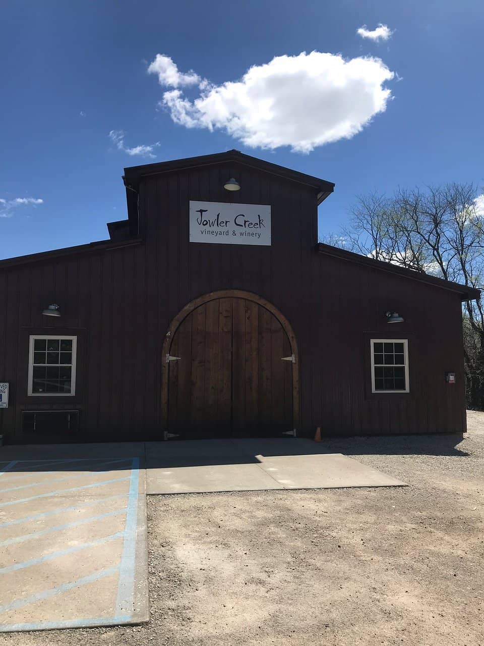 Outdoor Seating & Ambiance