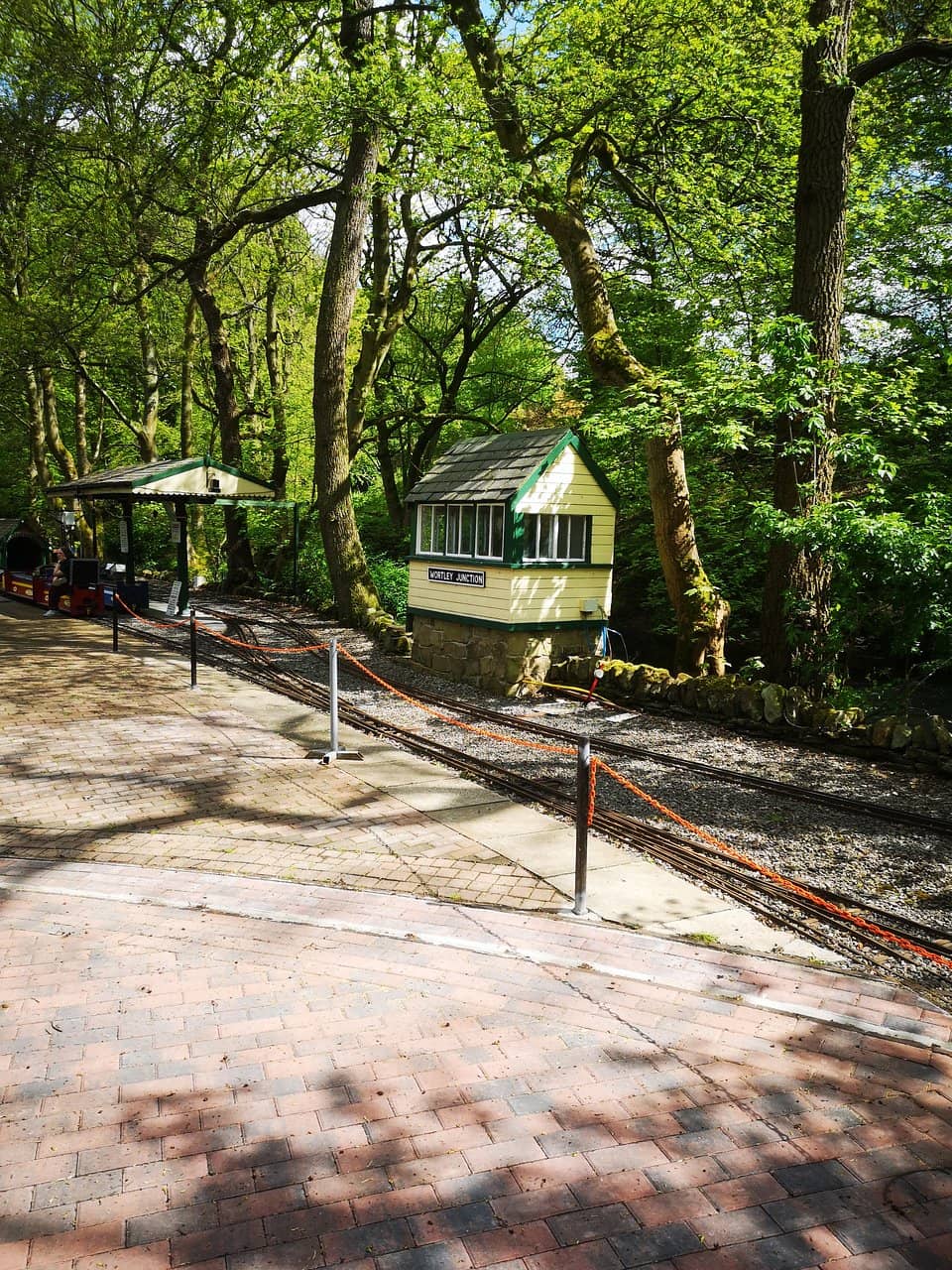 Passionate Volunteer Guides