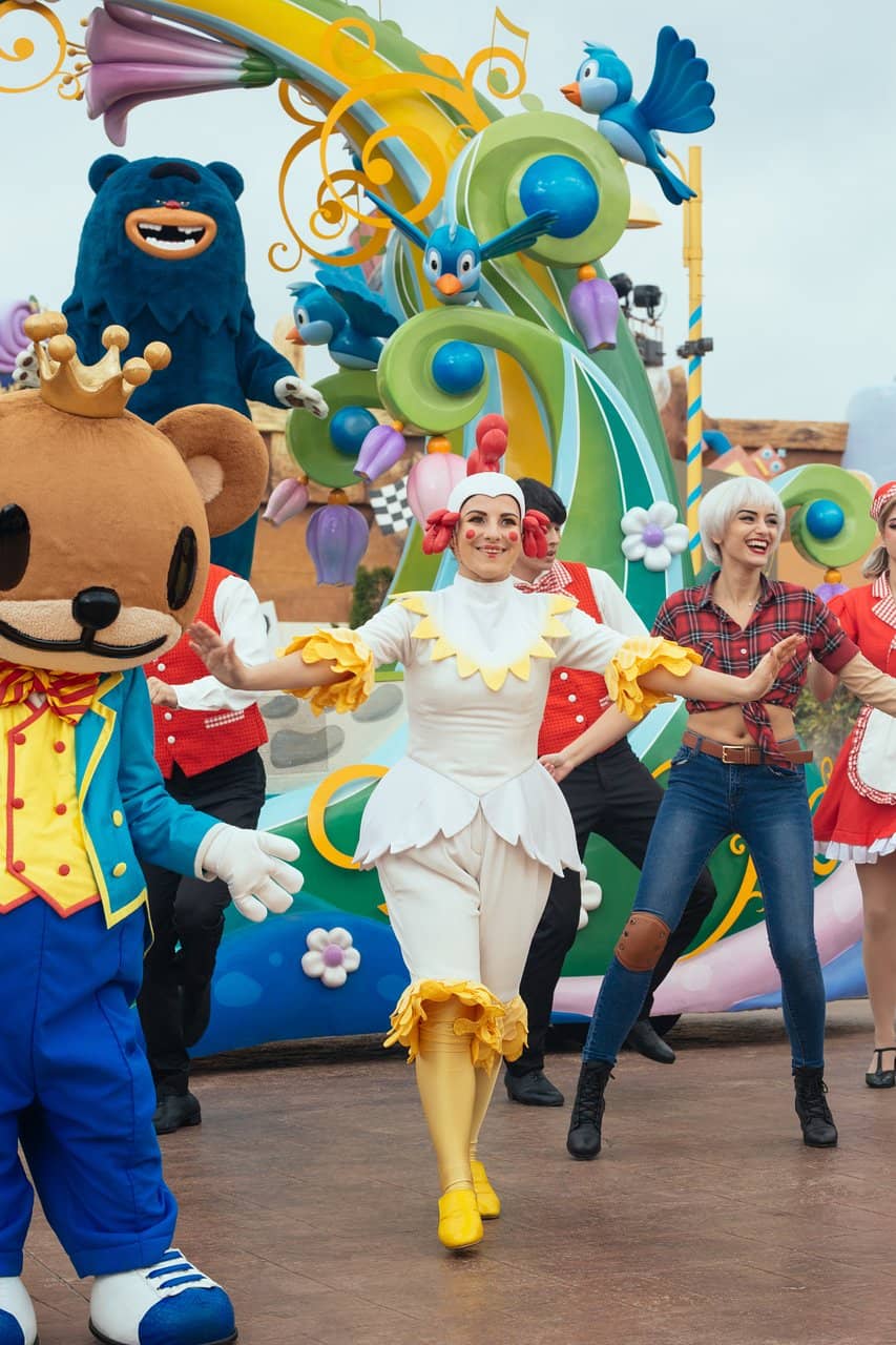 Larva Cartoon Attraction