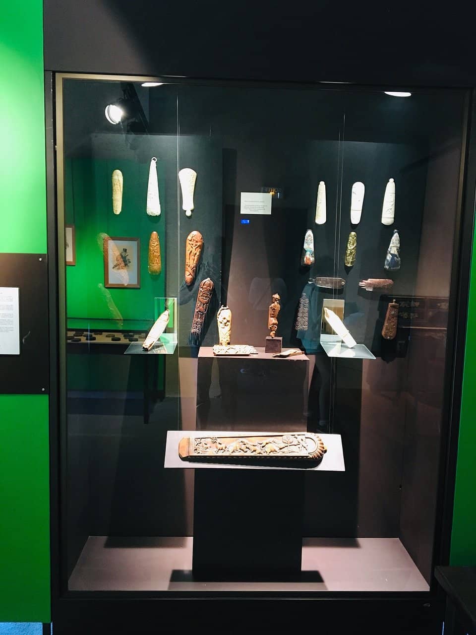 Artistic Tobacco Displays