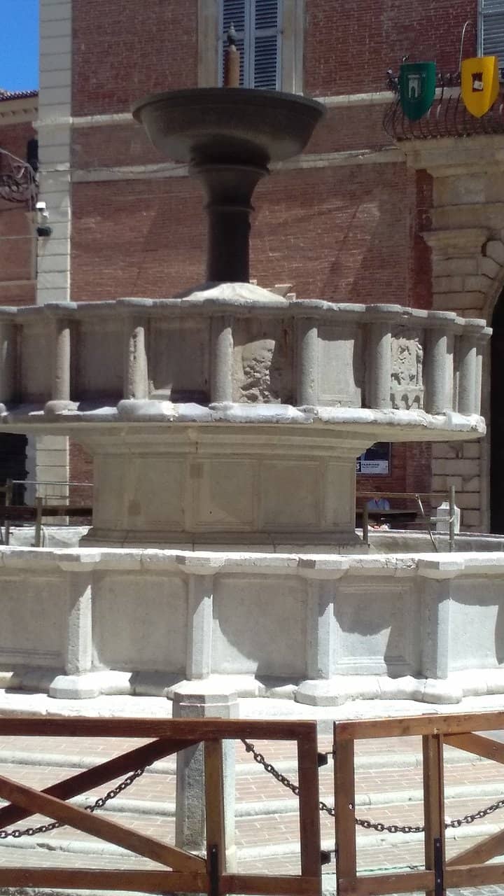 Piazza del Comune Setting