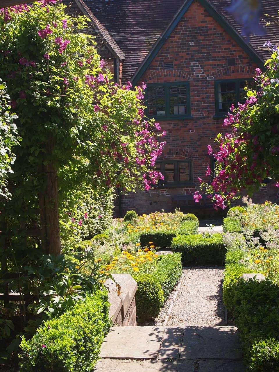 Higgledy-Piggledy Charm