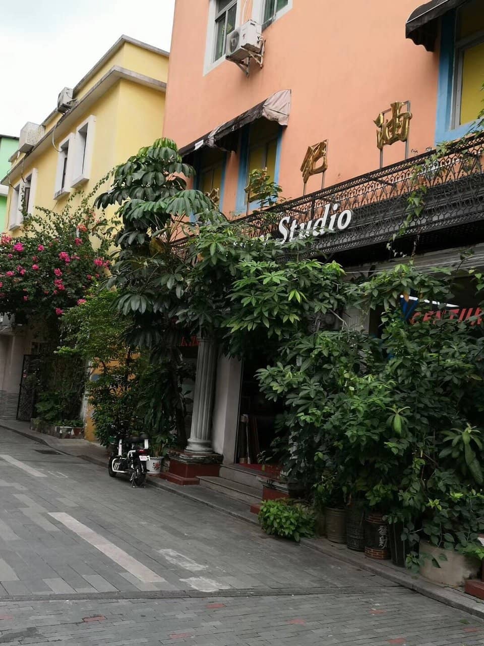 Masterpiece Replicas