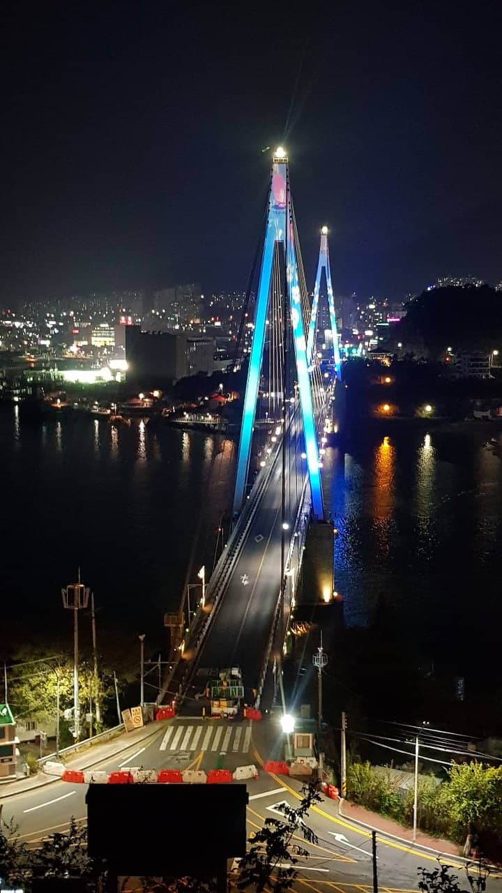 Daytime Scenic Stroll