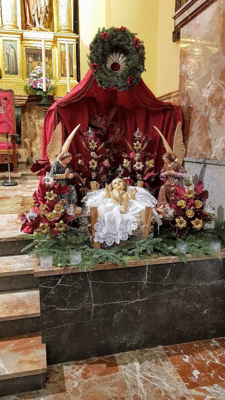 Cloister Chess Scene