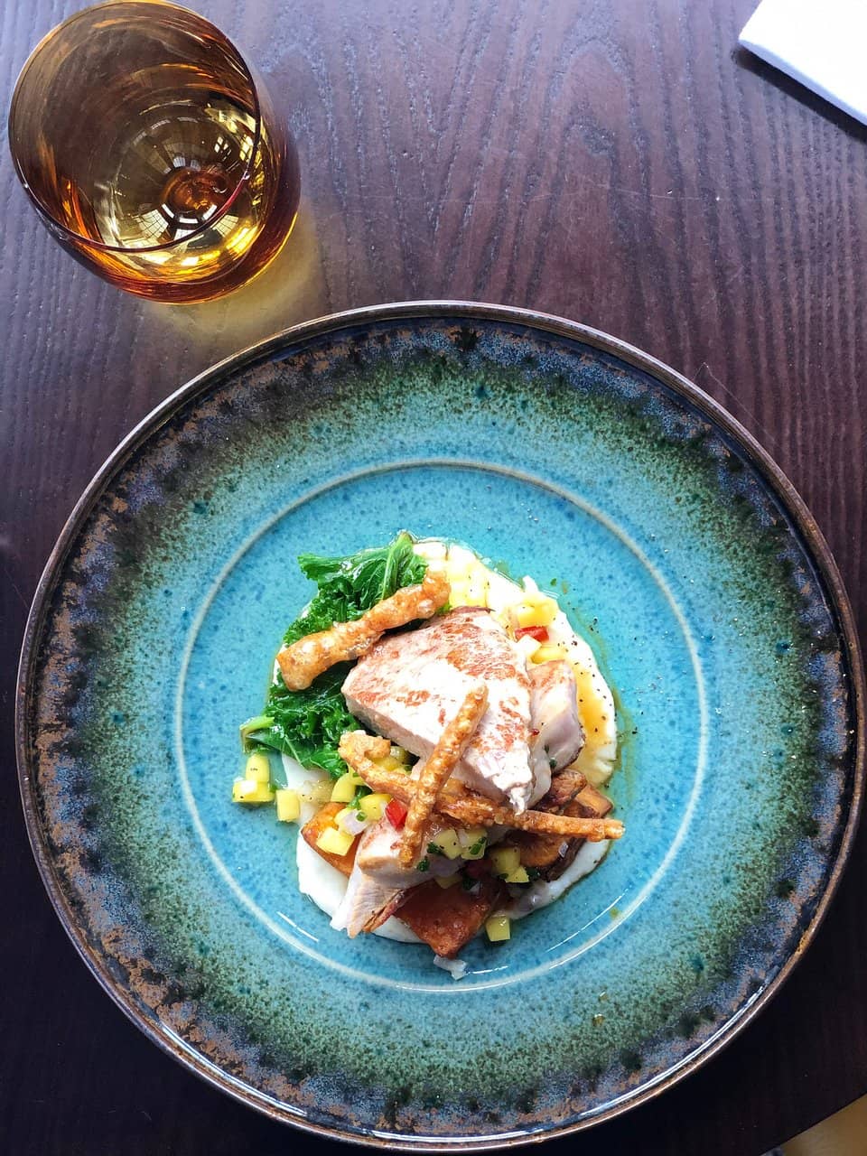 Creative Cocktails & Vibrant Atmosphere