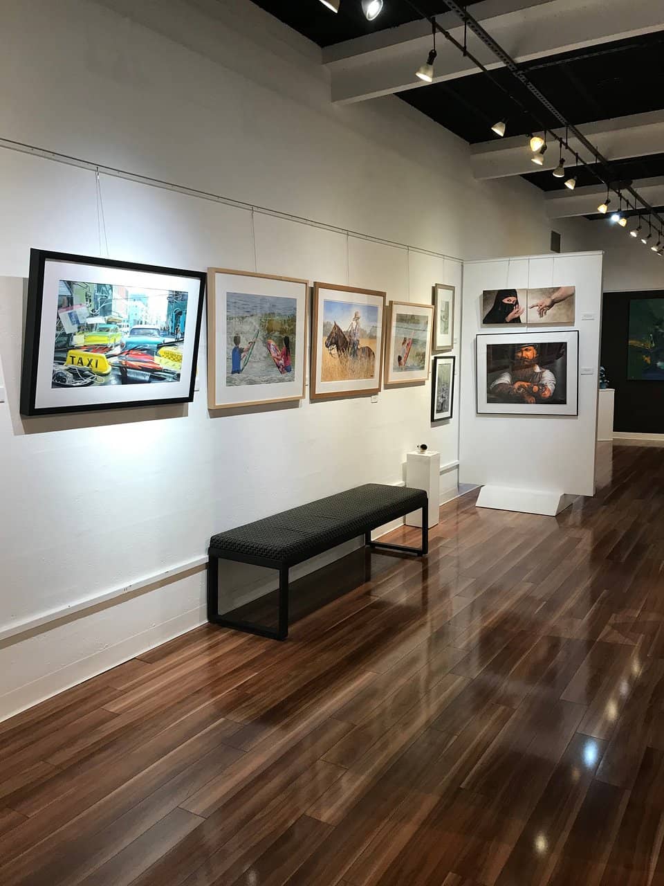 Art Classes & Workshops