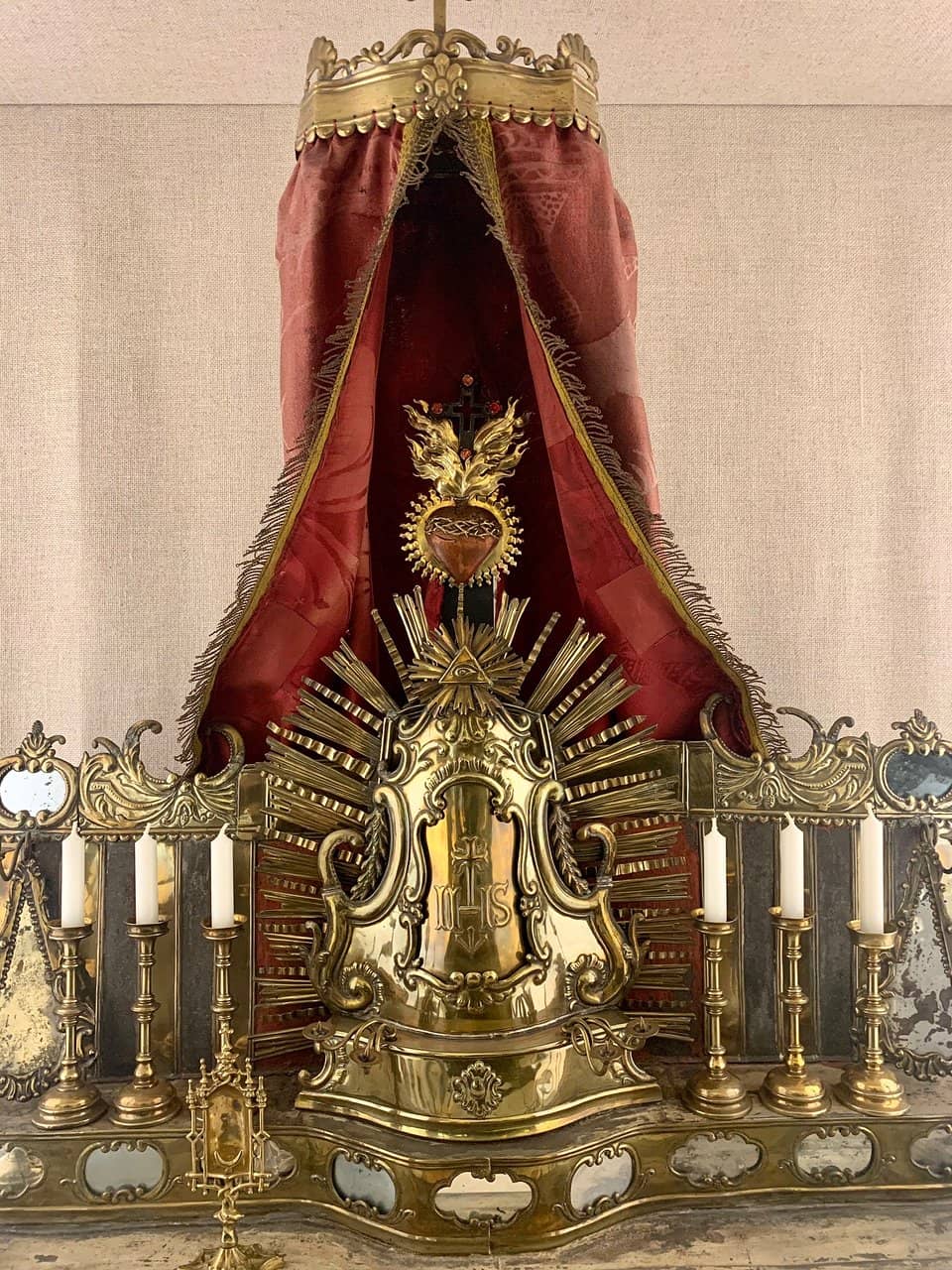 Intricate Dollhouses