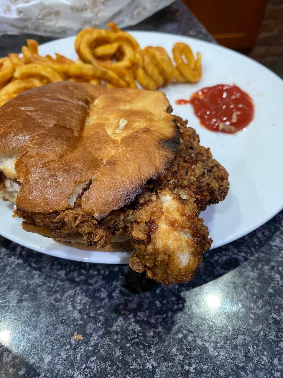 Paradisiac Beachside Dining