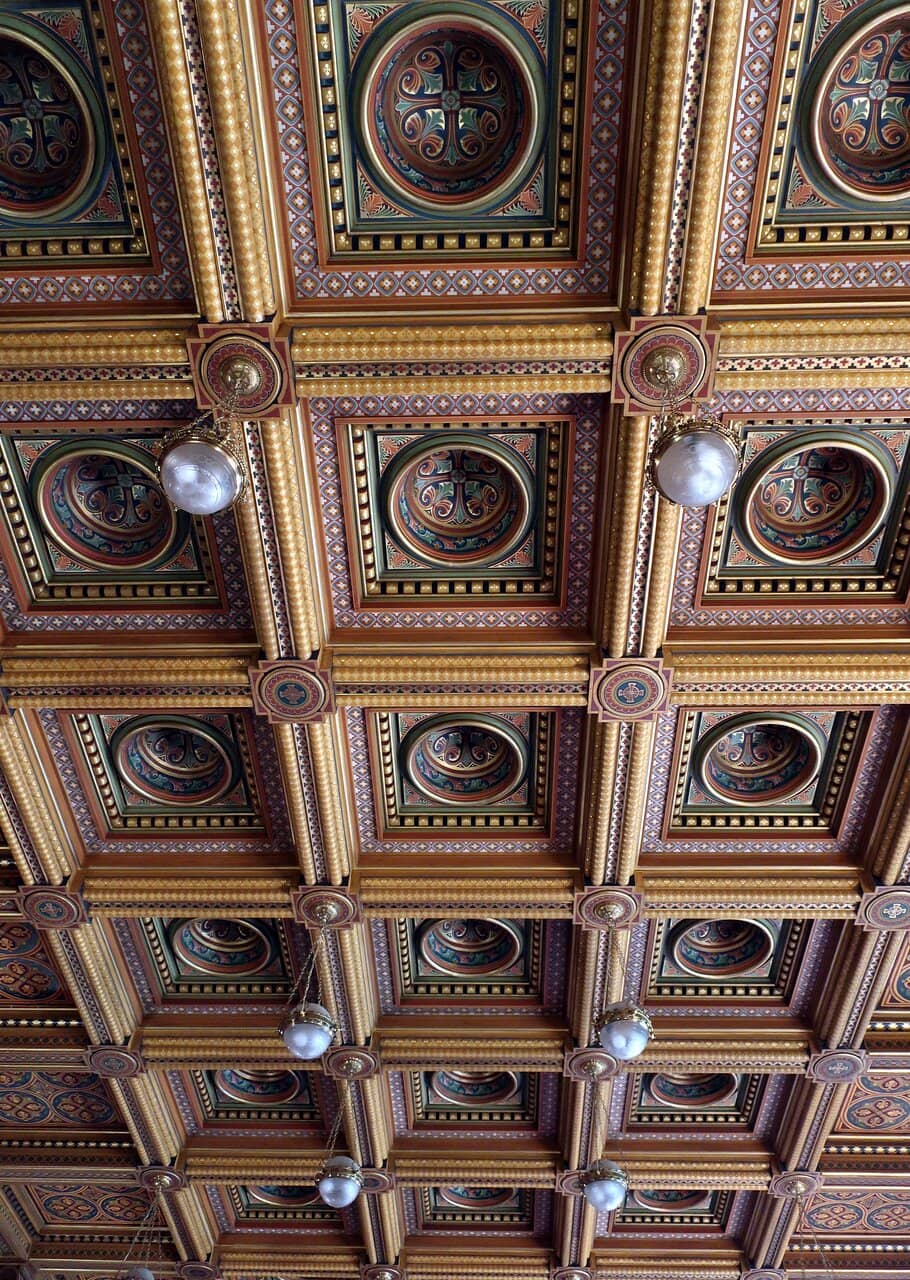 Grand Halls and Chapels