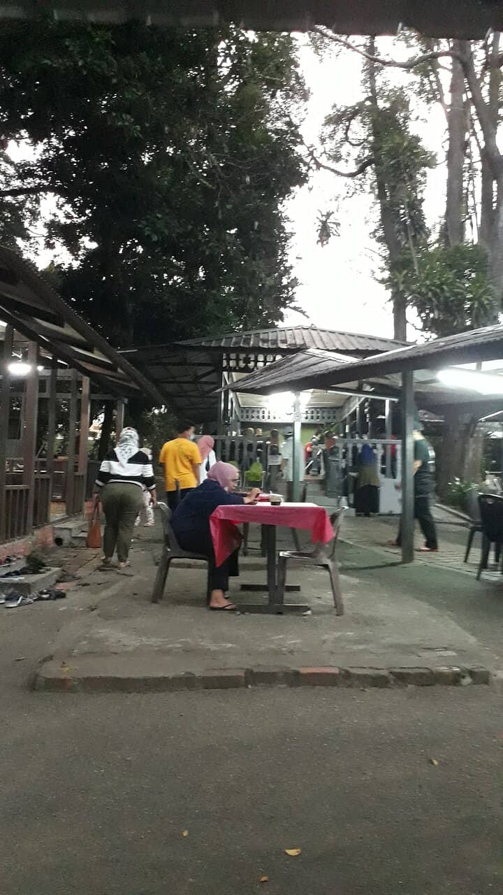 Legendary Mee Rebus Gearbox