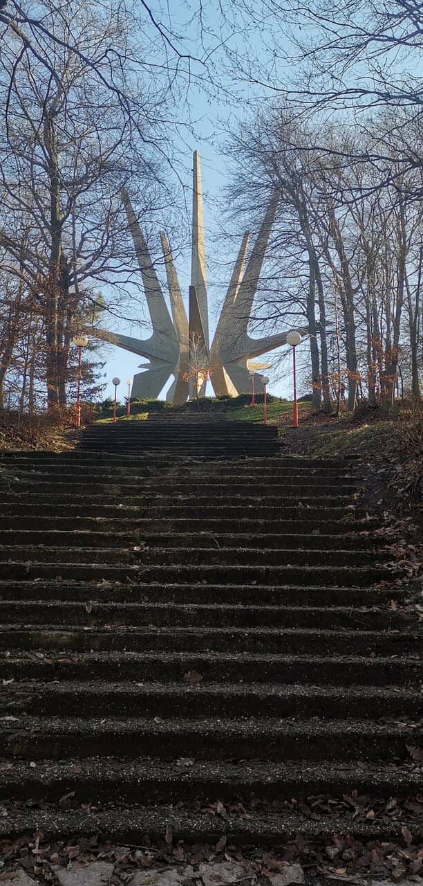 Kosmaj WWII Monument