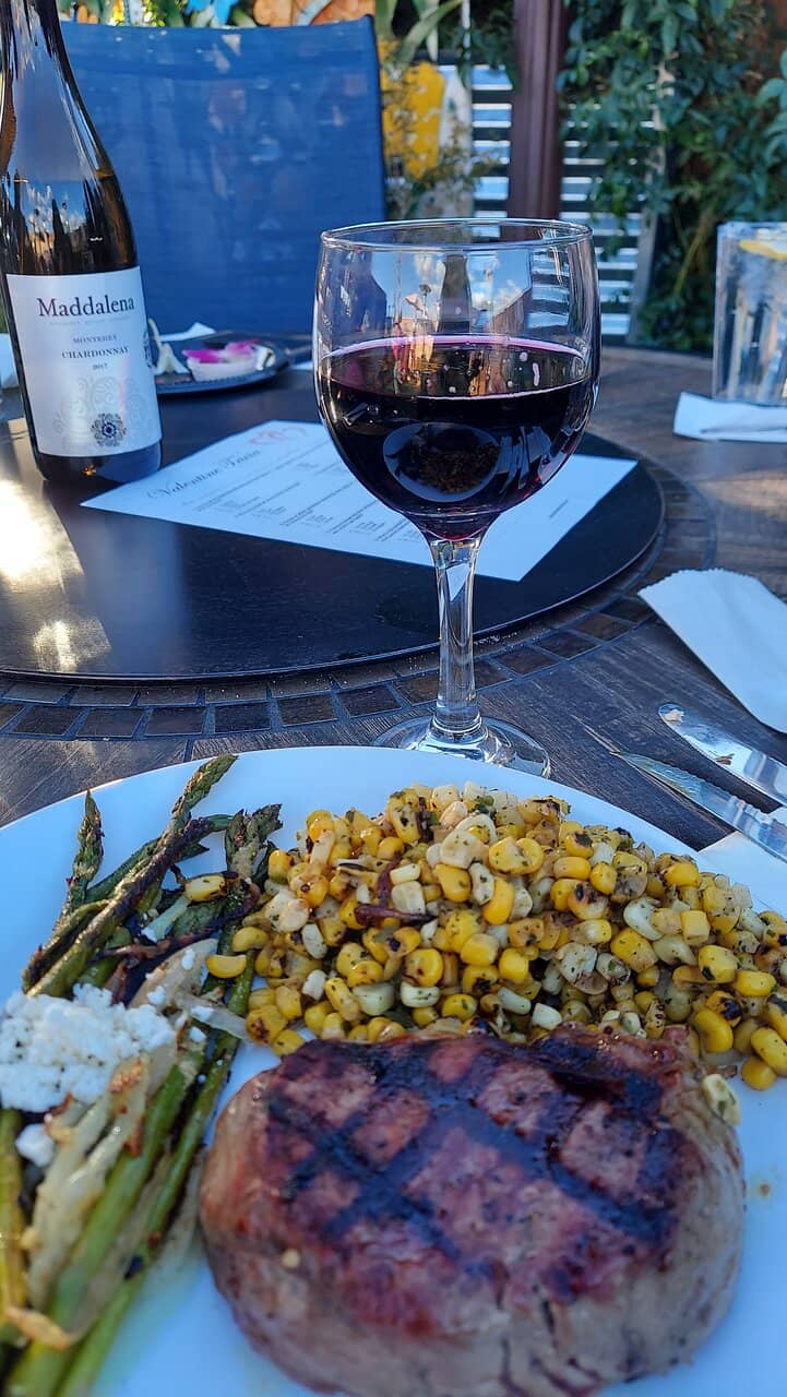 Weekend Breakfast & Live Music