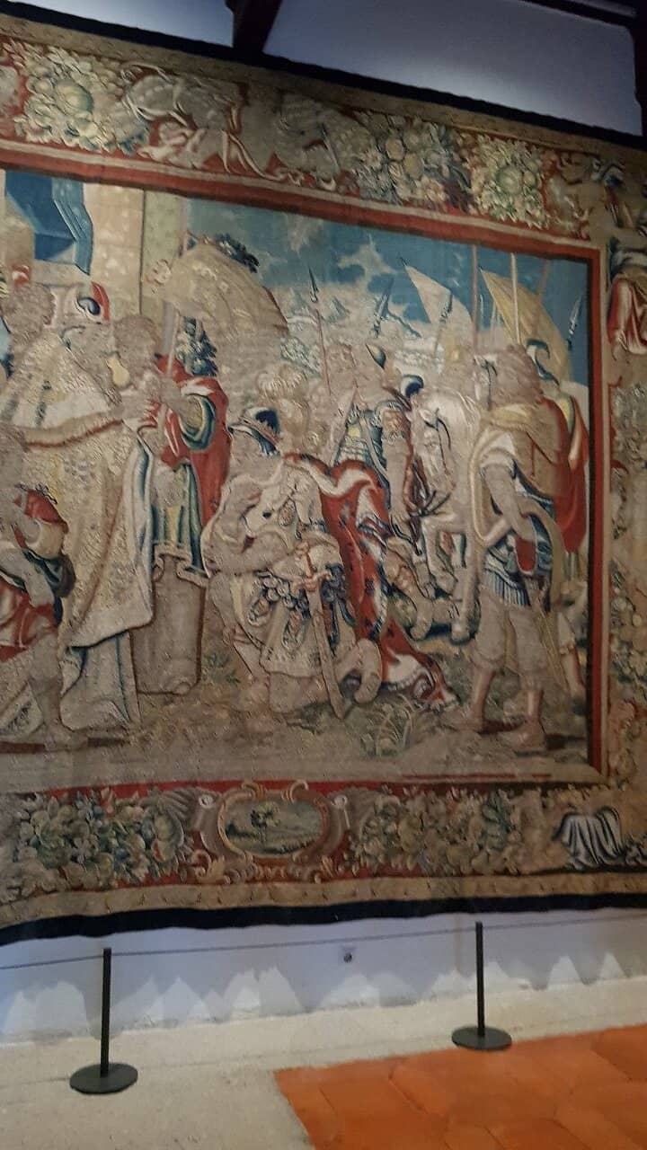 Gothic-Isabeline Architecture