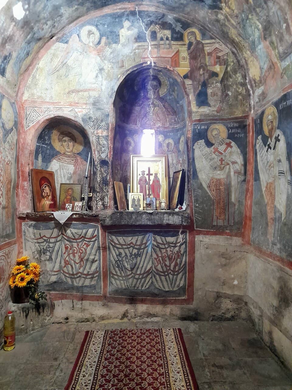 Panoramic Lake Views