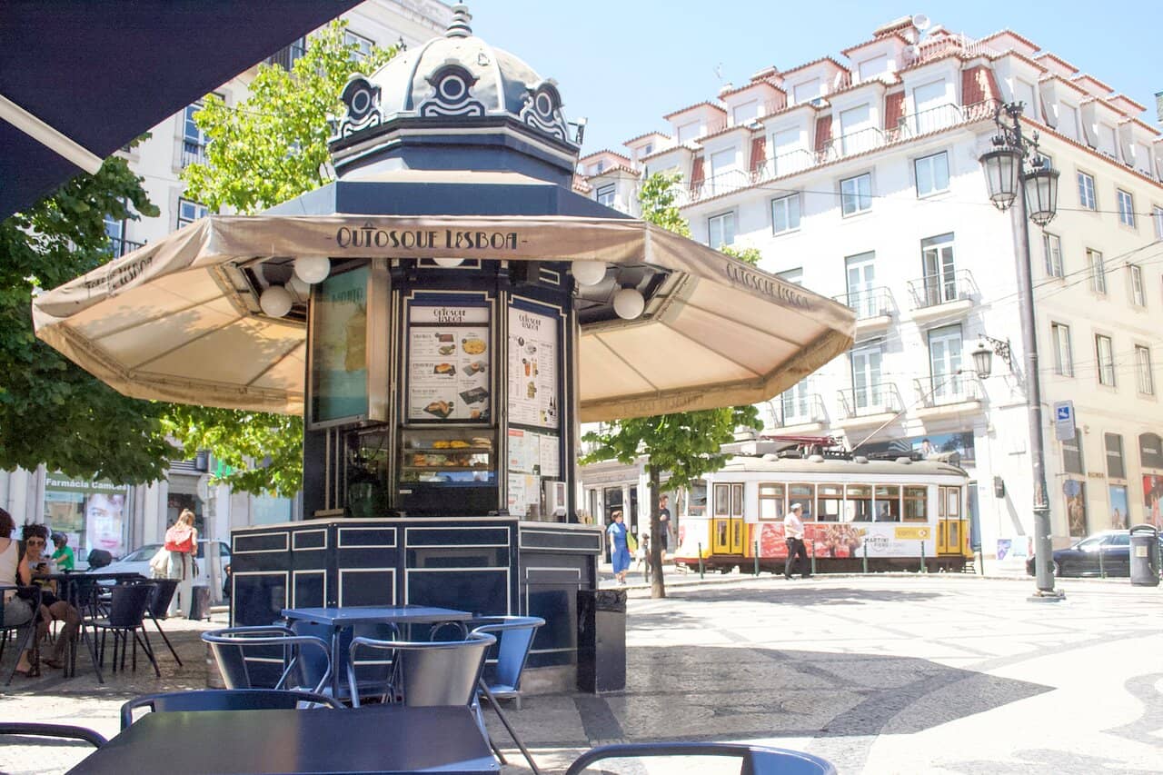 Charming Kiosks & Cafes