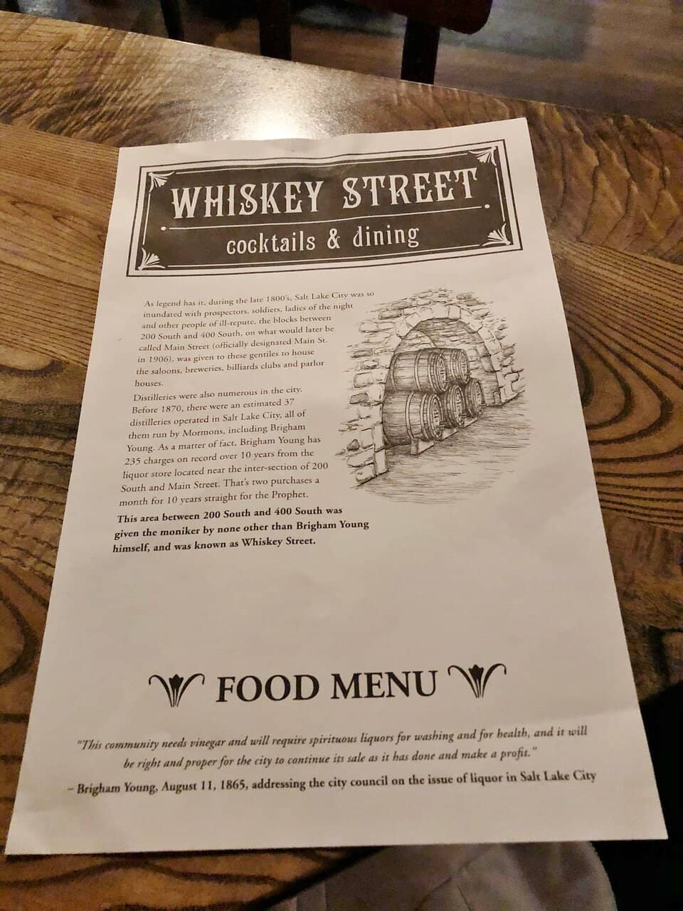 Vintage-Chic Lounge Atmosphere