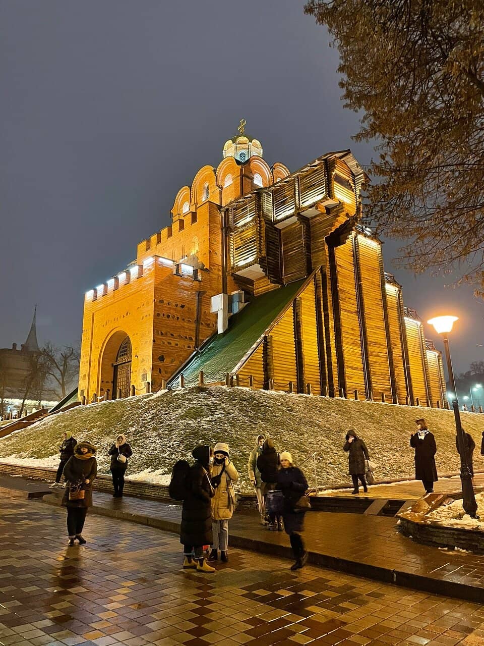 The Golden Gate Structure