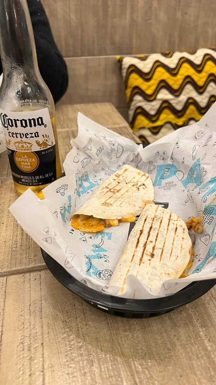 Vibrant Atmosphere & Great Drinks