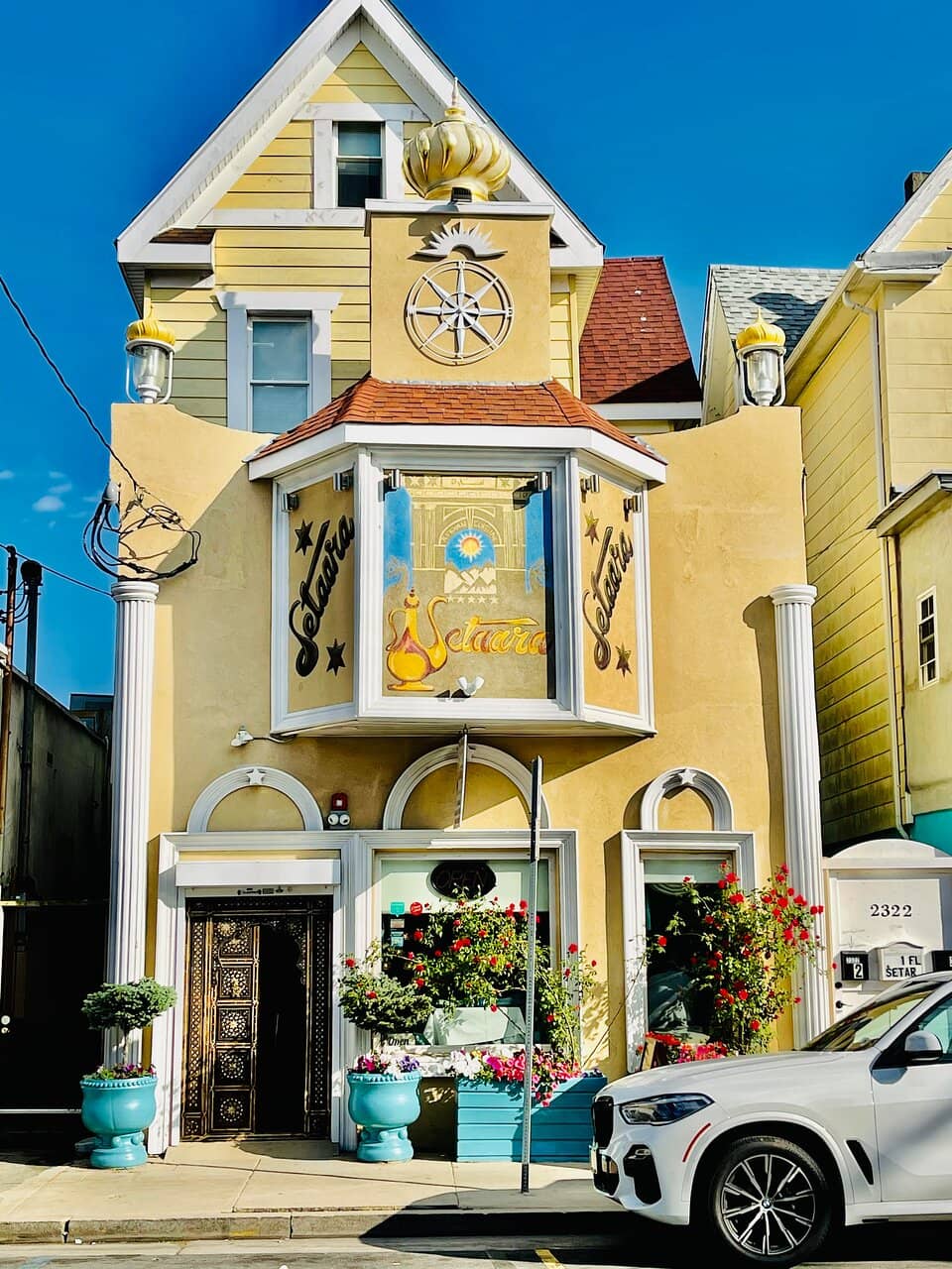 Enchanting Courtyard Ambiance