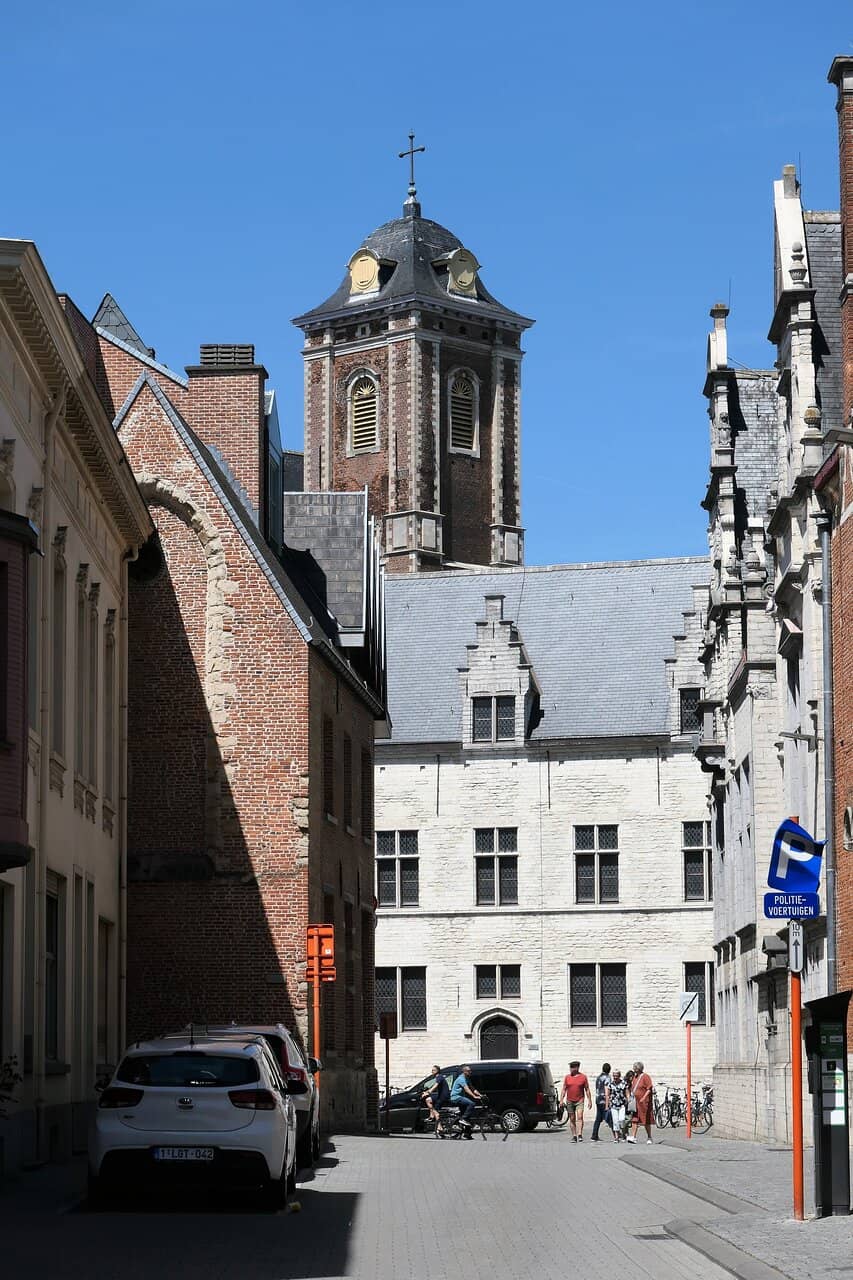 Intricate Wood Carvings