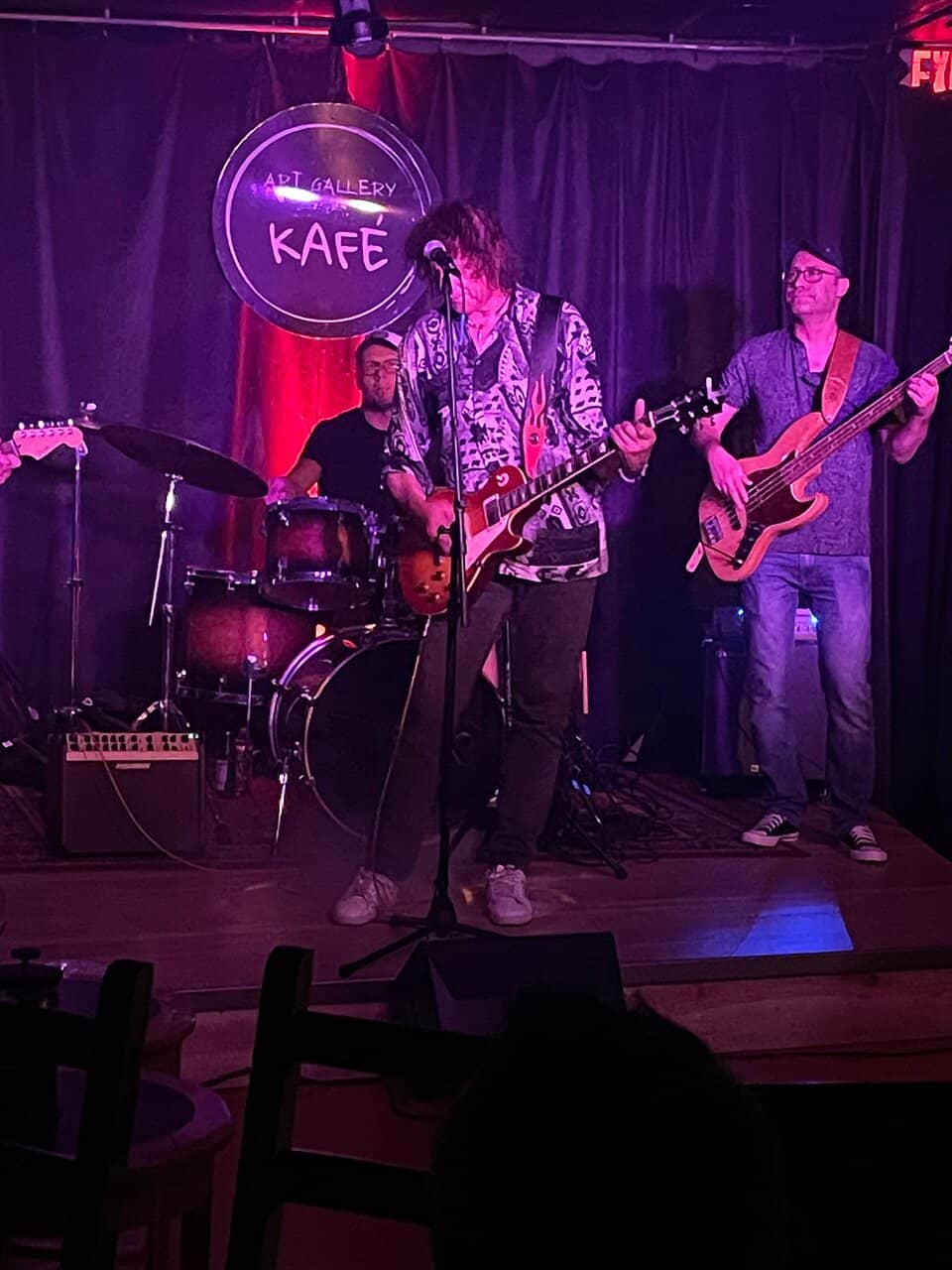 Live Music and Creative Vibes