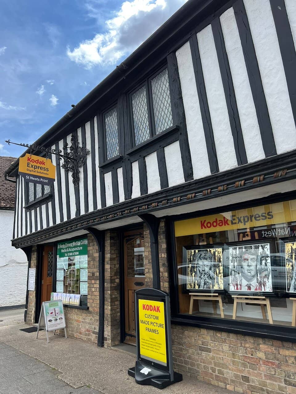 Local Crafts & Gifts