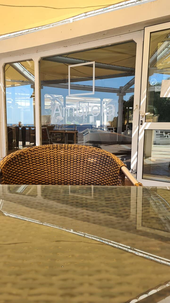 Hawaii Beach Cliff Diving