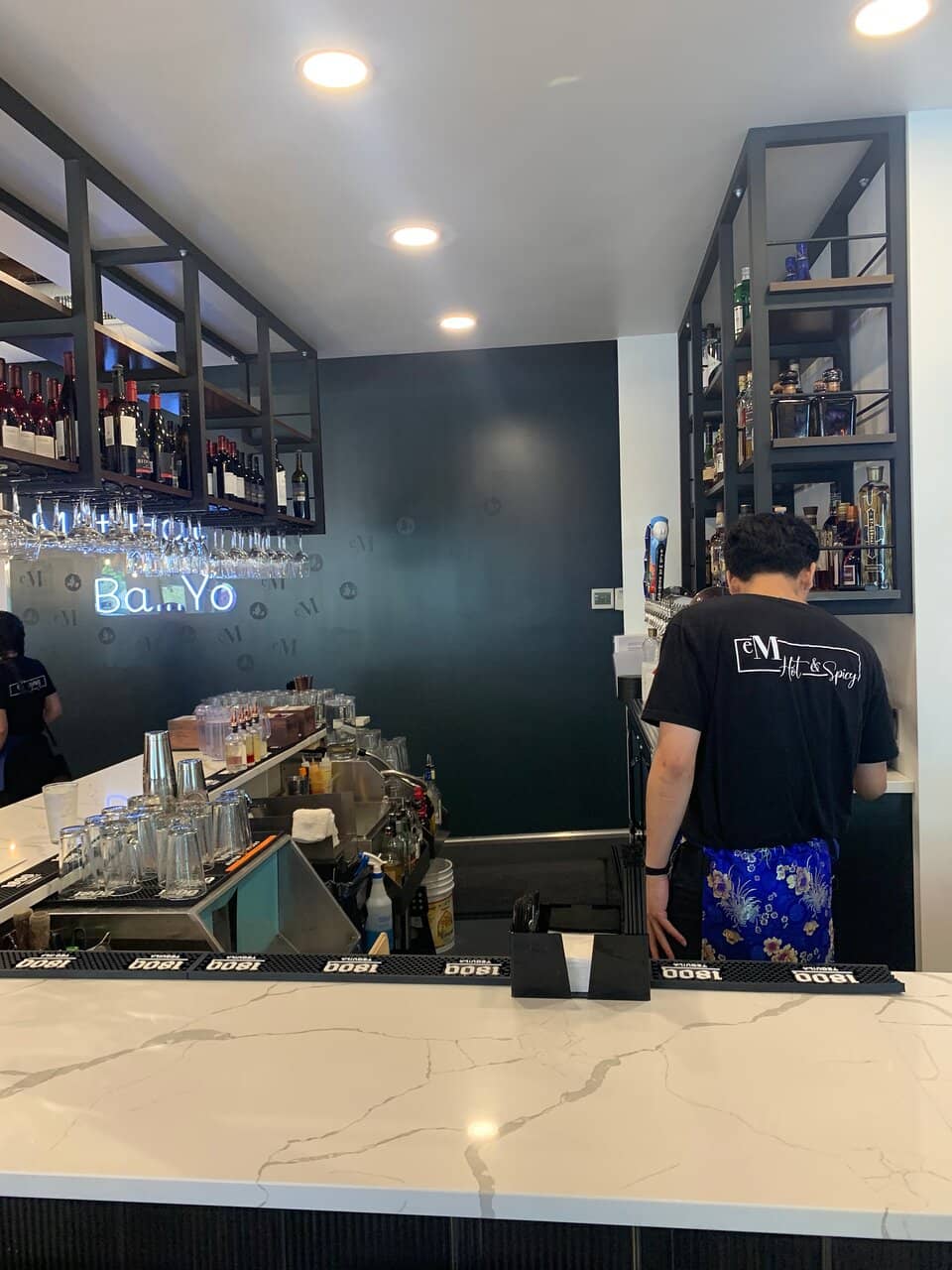 Chic Ambiance with a Full Bar