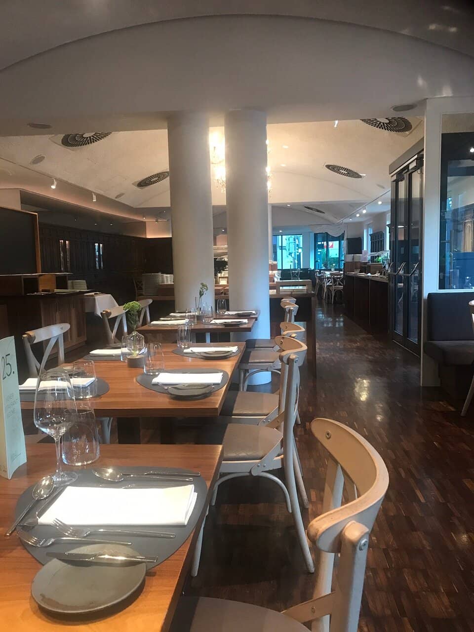 Modern & Inviting Atmosphere