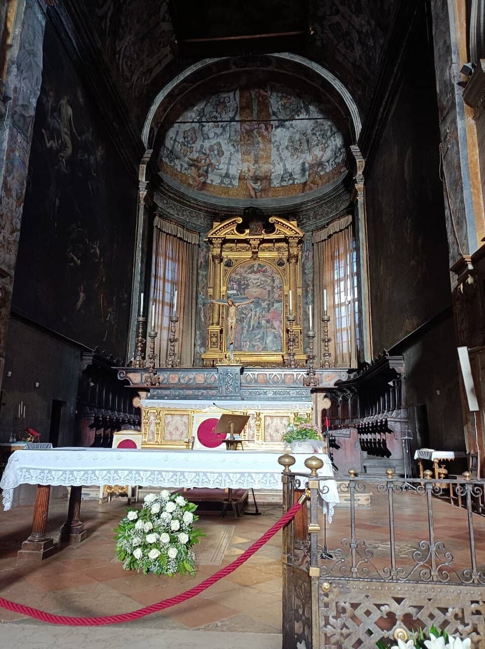 The Trompe-l'oeil Ceiling