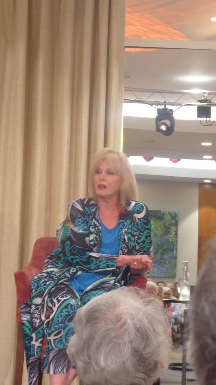 Relaxed Beach Club Ambiance