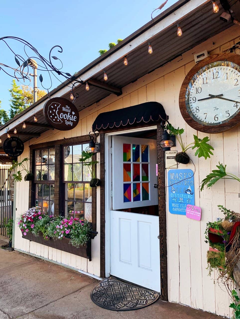 Art Galleries & Boutiques