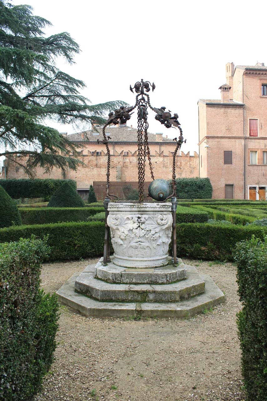 Palazzo Costabili Architecture