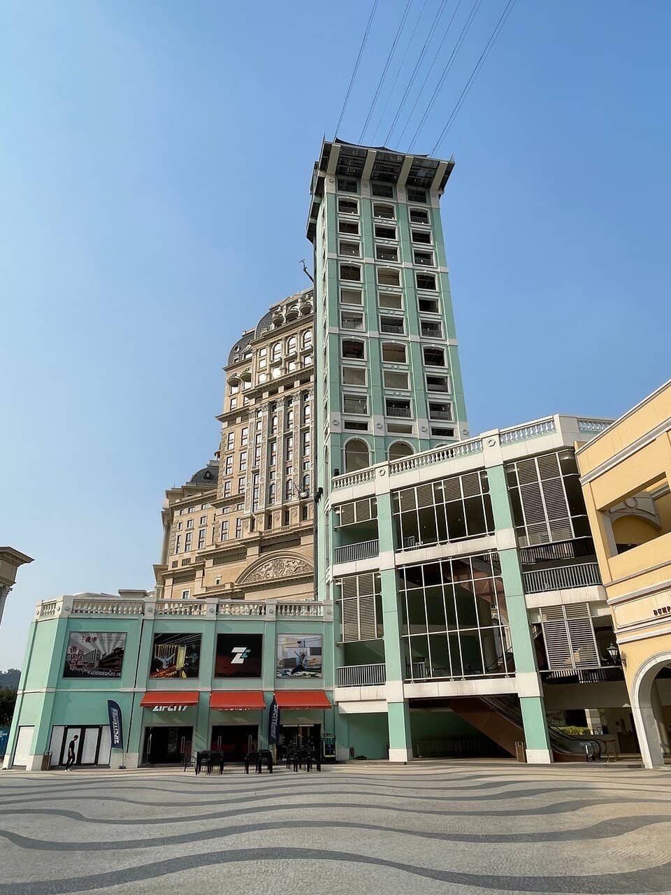 H853 Entertainment Place