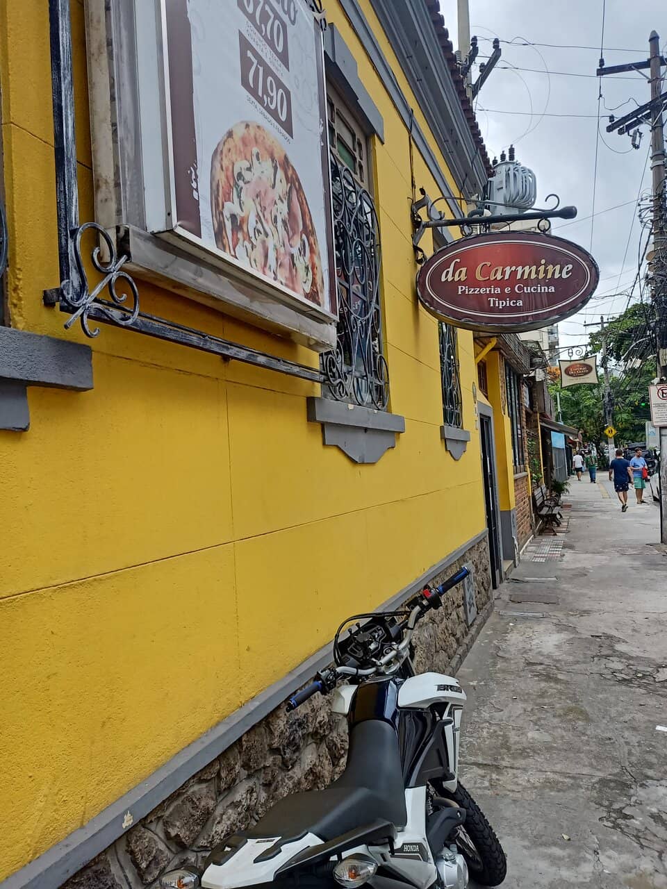 Fair-Priced Lunch Buffet