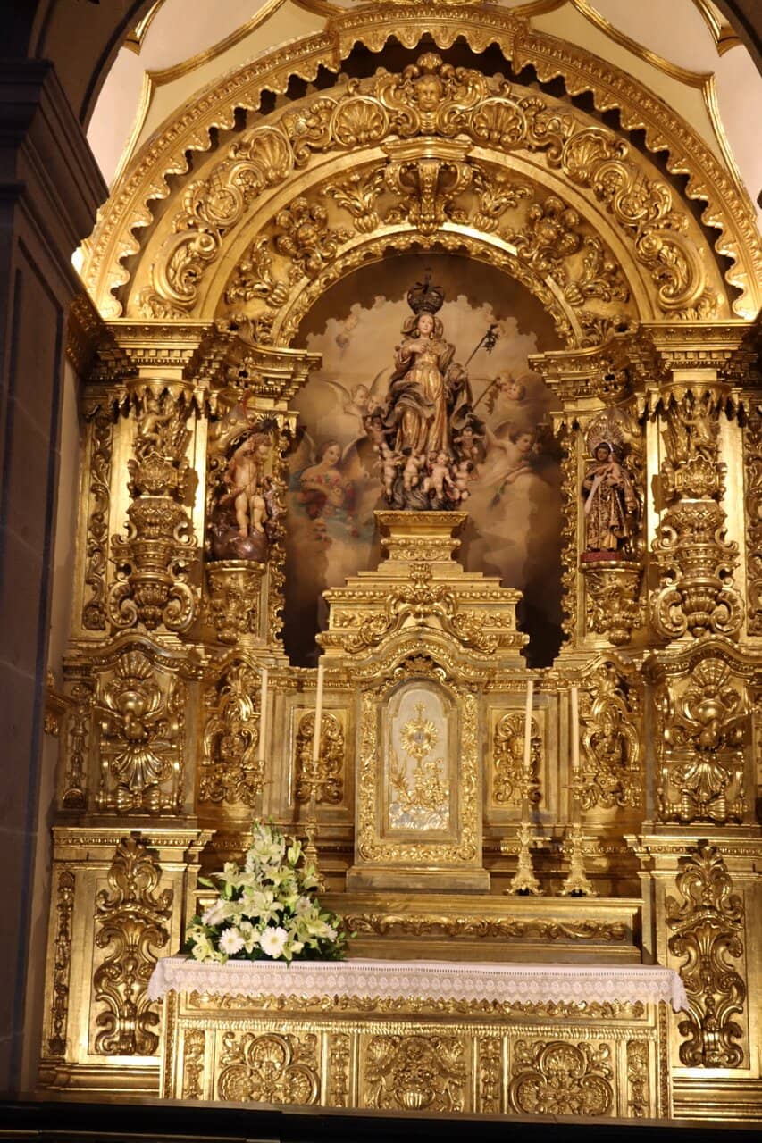 Roman Ruins & Courtyard