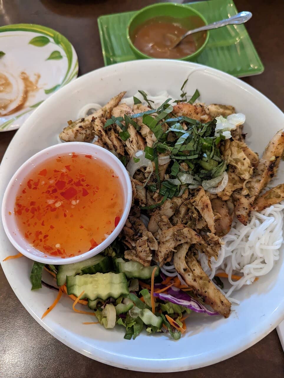 Bun with Lemongrass Chicken