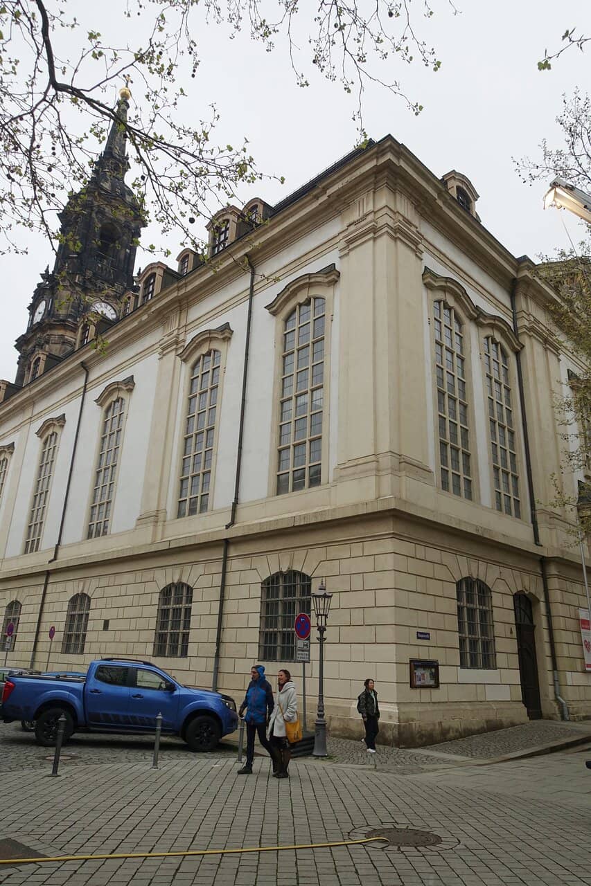 Peaceful Exterior Ambiance