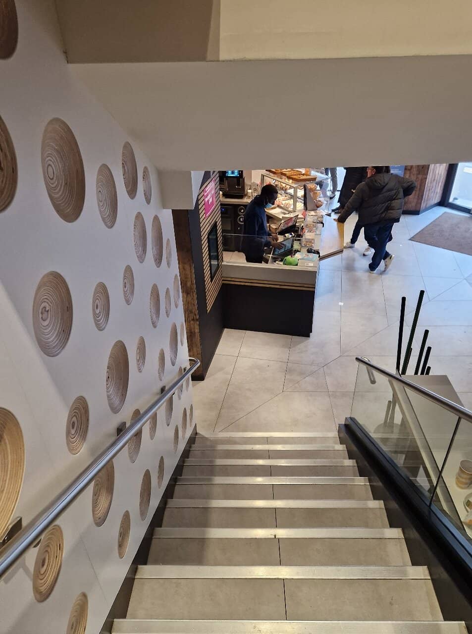 Local Parisian Atmosphere