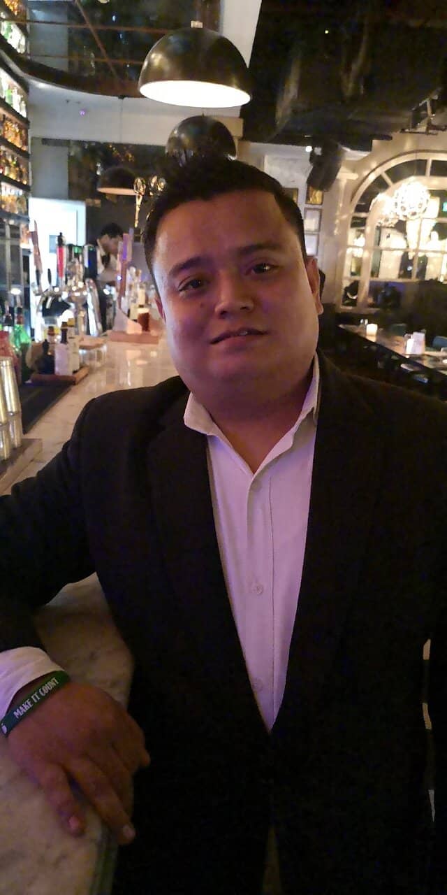 Lively Atmosphere & Ambiance