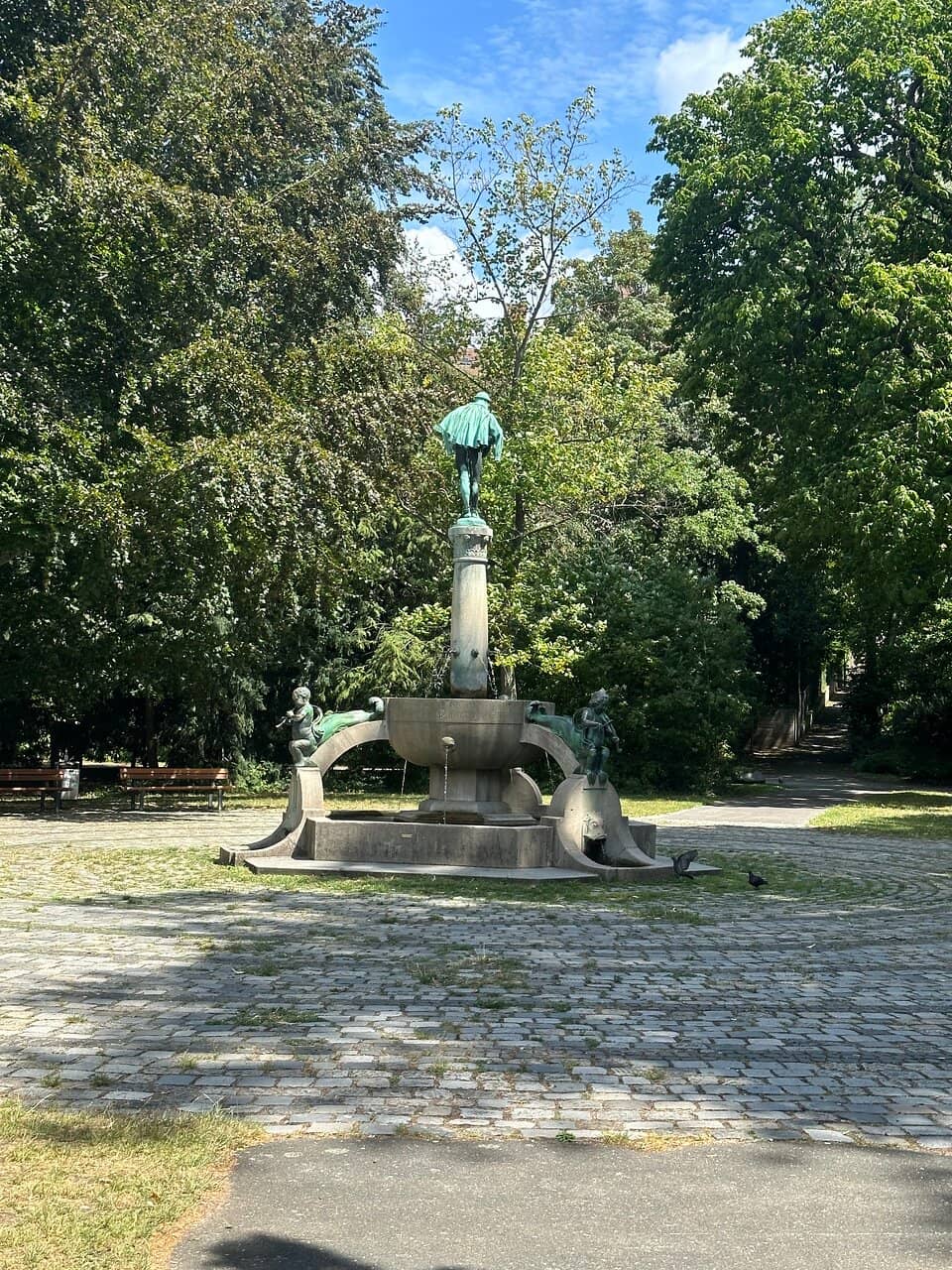 Minnesängerbrunnen Fountain
